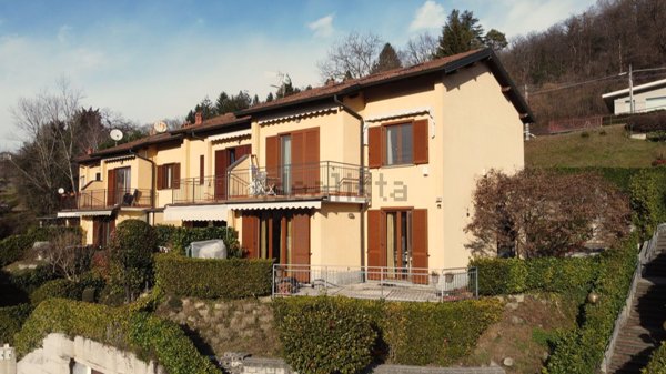 casa indipendente in vendita a Luino in zona Motte