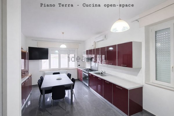 casa indipendente in vendita a Luino in zona Voldomino