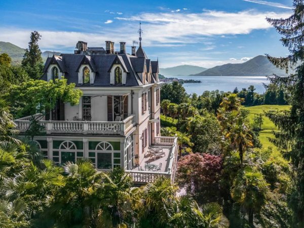 casa indipendente in vendita a Luino