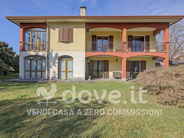 casa indipendente in vendita a Luino