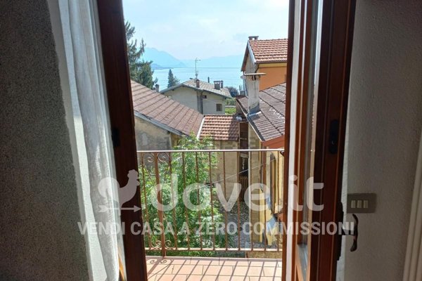 appartamento in vendita a Luino in zona Colmegna