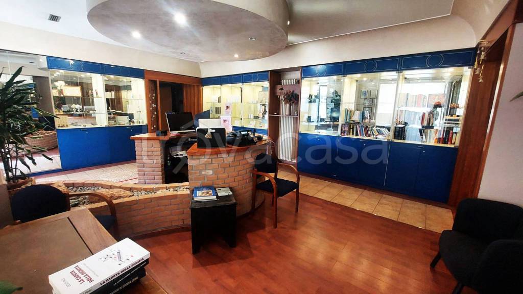 negozio in vendita a Luino