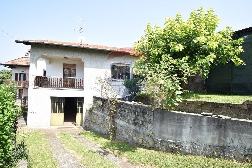casa indipendente in vendita a Luino in zona Poppino