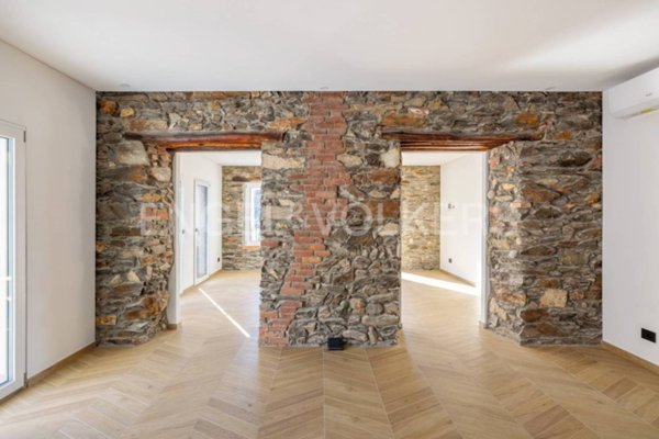 casa indipendente in vendita a Luino