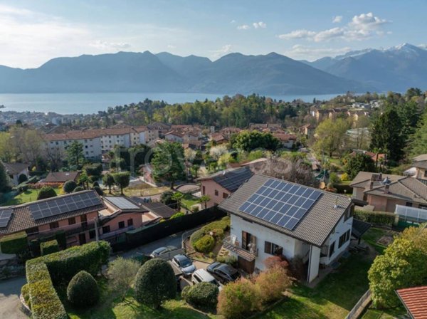 casa indipendente in vendita a Luino