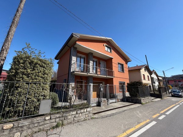 casa indipendente in vendita a Luino