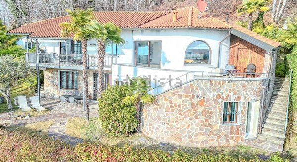 casa indipendente in vendita a Luino