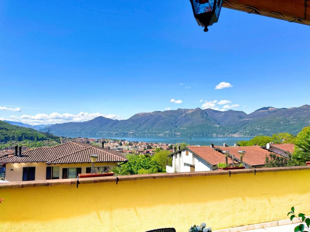 casa indipendente in vendita a Luino