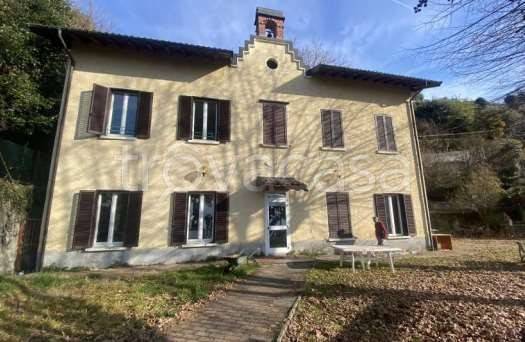 appartamento in vendita a Luino in zona Colmegna