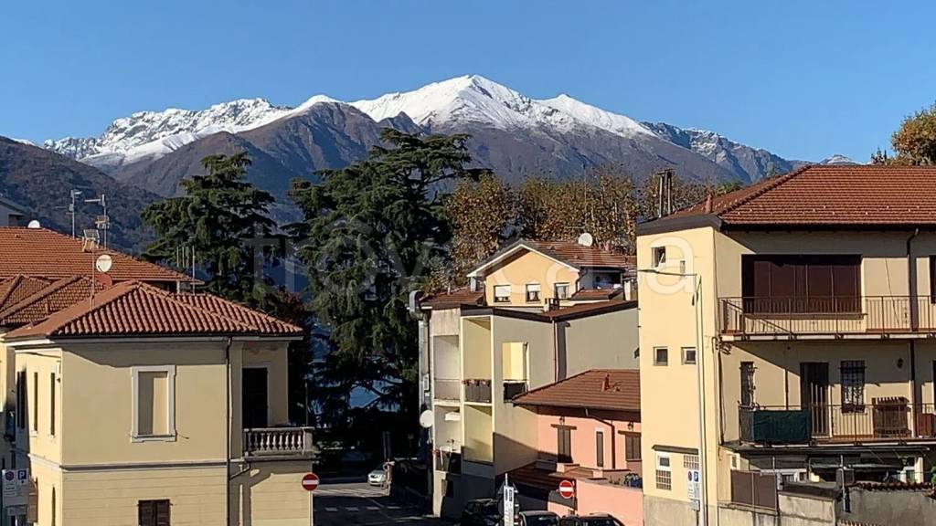 appartamento in vendita a Luino in zona San Pietro