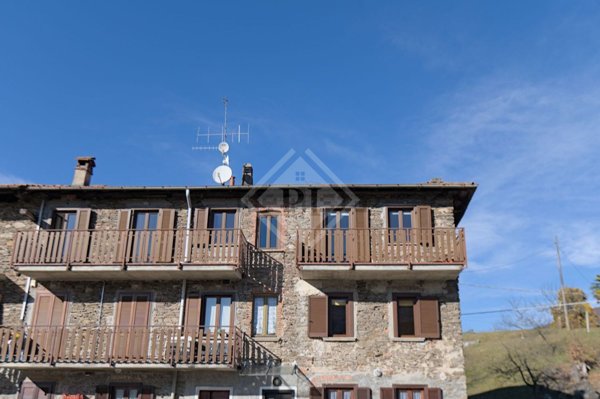 appartamento in vendita a Luino in zona Molino