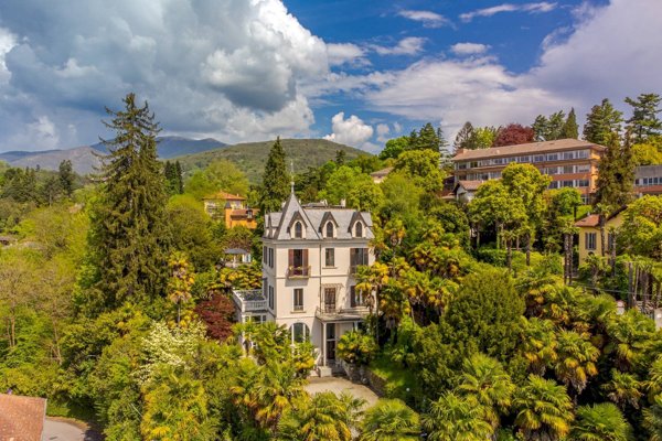 casa indipendente in vendita a Luino