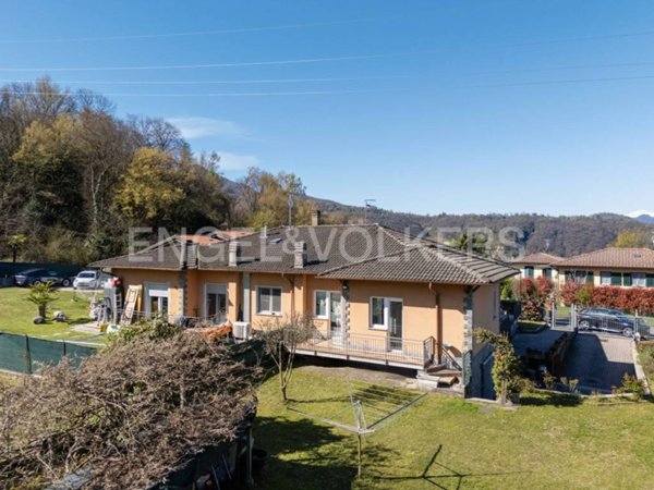 casa indipendente in vendita a Luino