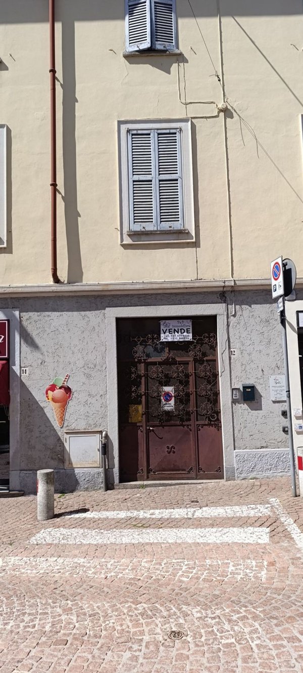 casa indipendente in vendita a Luino