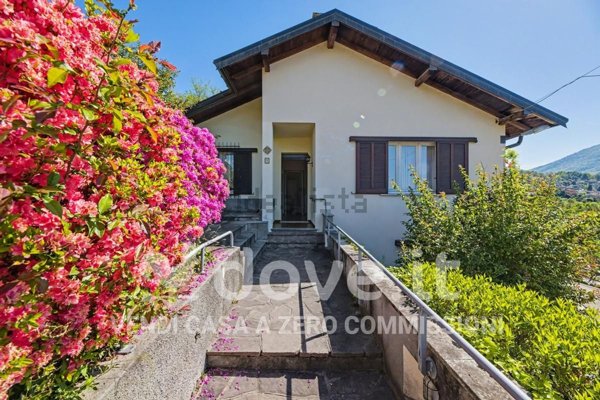 casa indipendente in vendita a Luino