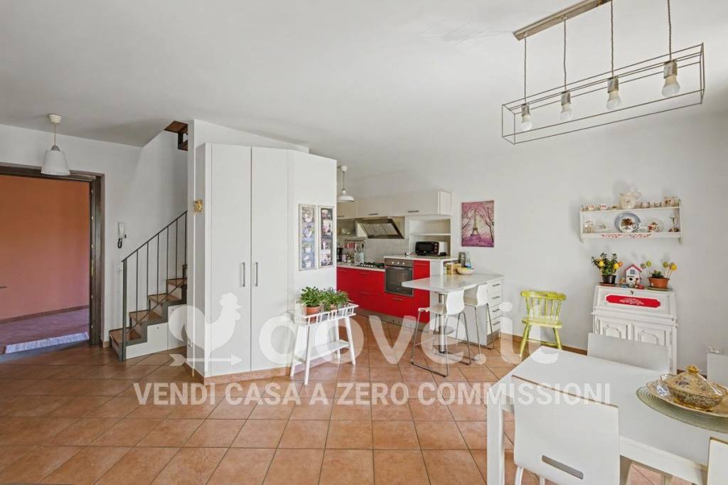 appartamento in vendita a Luino in zona Longhirolo