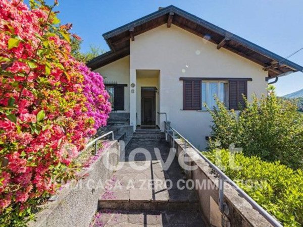 casa indipendente in vendita a Luino