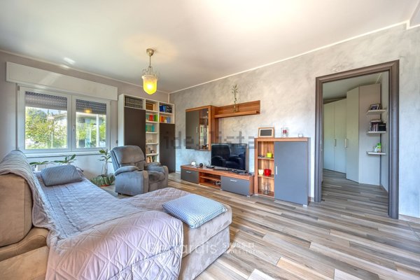 casa indipendente in vendita a Luino