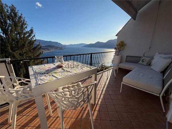 appartamento in vendita a Luino in zona Bonga