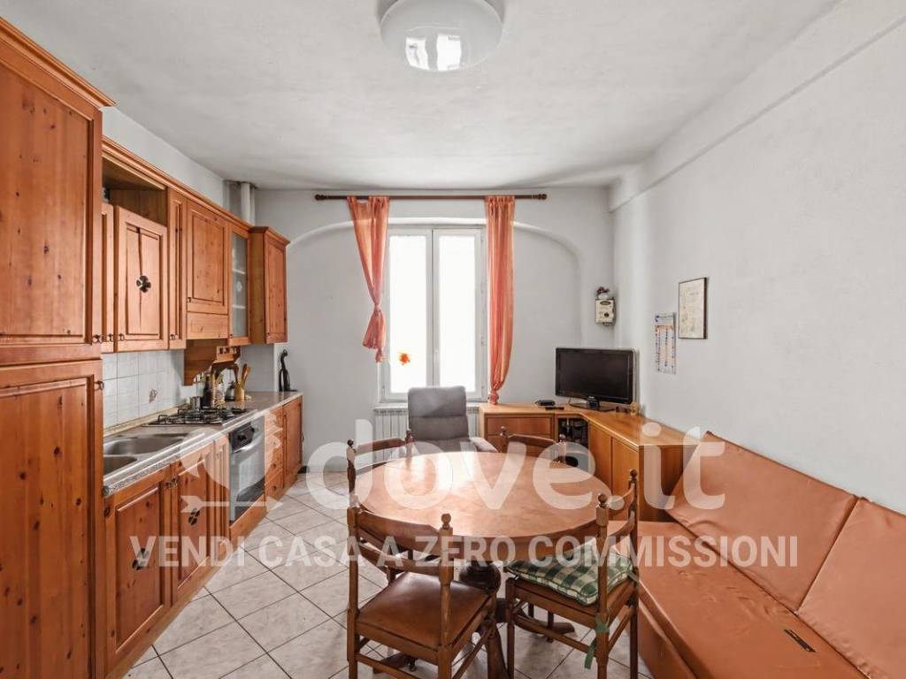 appartamento in vendita a Luino in zona San Pietro