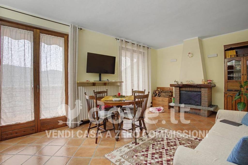 appartamento in vendita a Luino in zona Voldomino