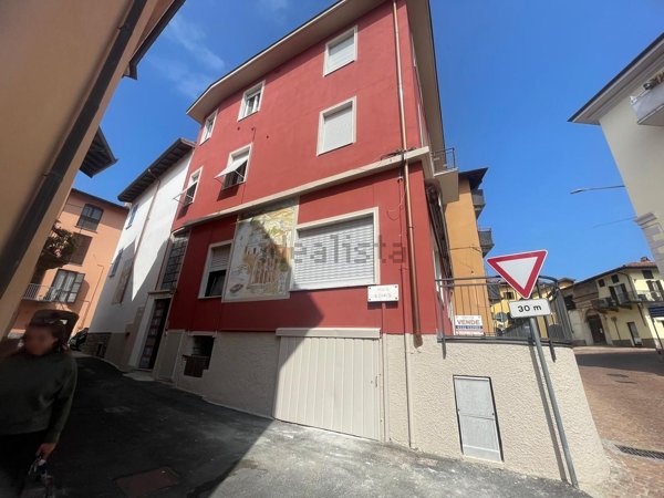 locale commerciale in vendita a Luino