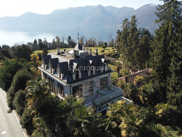 casa indipendente in vendita a Luino