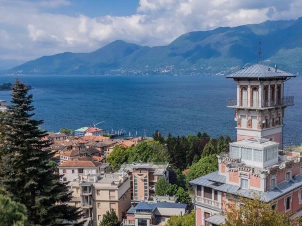 casa indipendente in vendita a Luino
