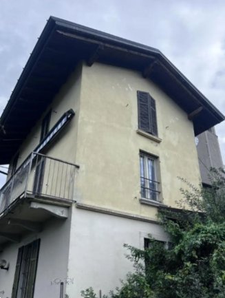 casa indipendente in vendita a Luino in zona Voldomino