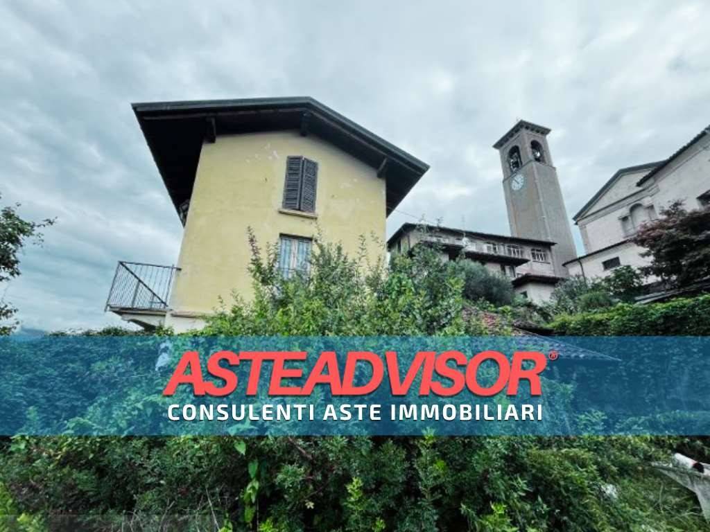 casa indipendente in vendita a Luino in zona Voldomino