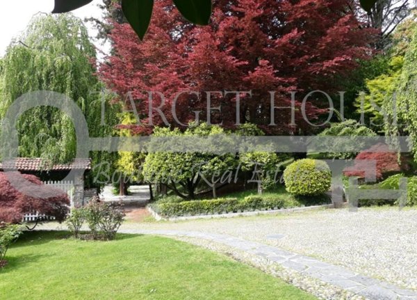 casa indipendente in vendita a Luino in zona San Pietro