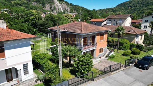 appartamento in vendita a Luino in zona Voldomino