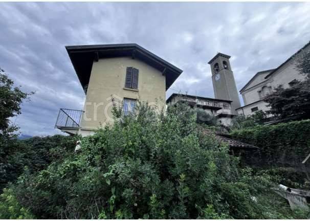 appartamento in vendita a Luino in zona Voldomino