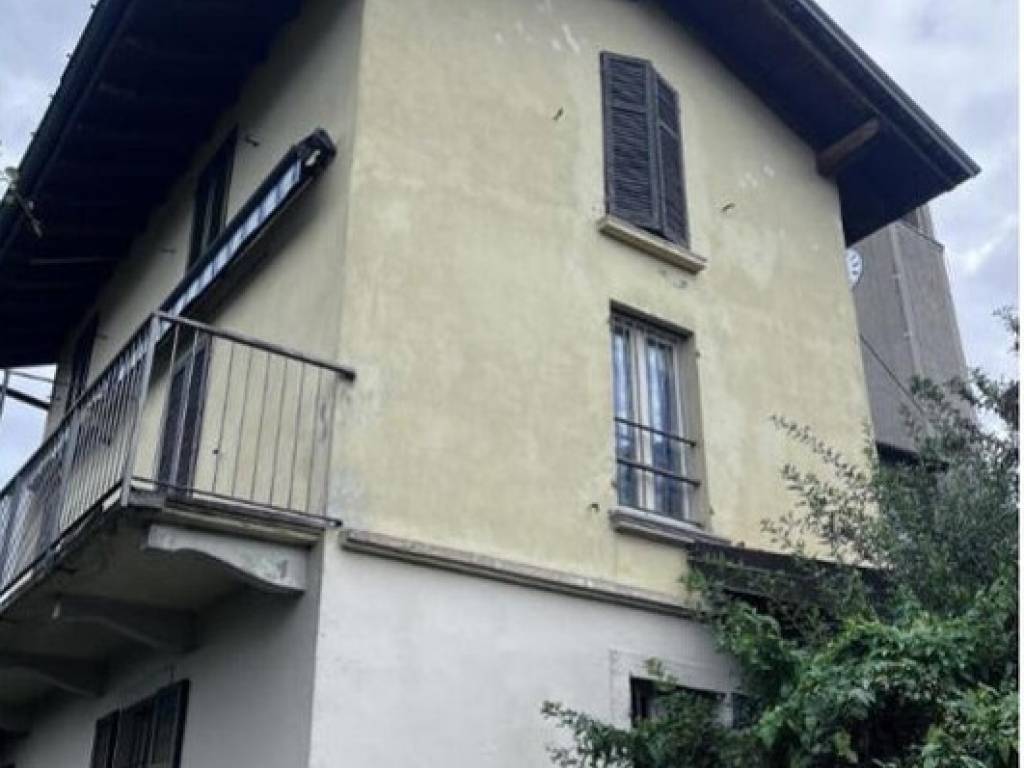 appartamento in vendita a Luino in zona Voldomino
