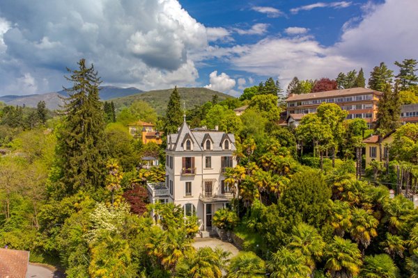 casa indipendente in vendita a Luino in zona Tecco