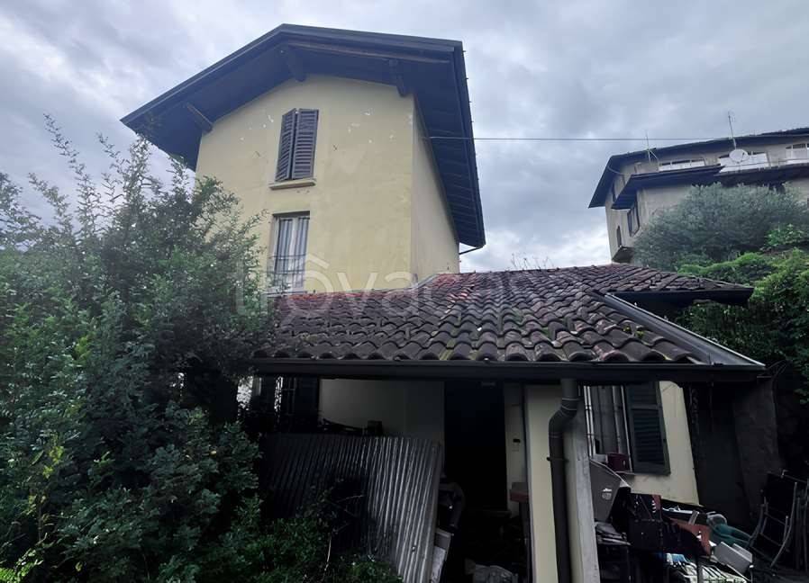appartamento in vendita a Luino in zona Voldomino