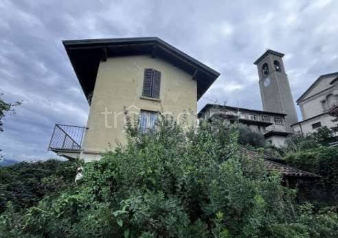 casa indipendente in vendita a Luino in zona Voldomino