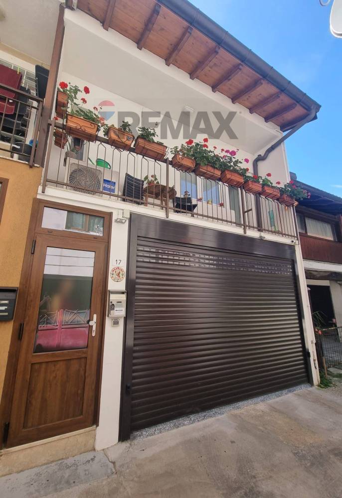 appartamento in vendita a Luino in zona Voldomino