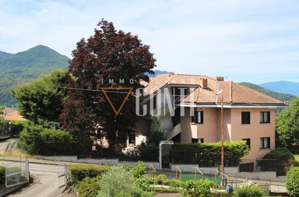 casa indipendente in vendita a Luino