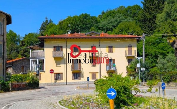 appartamento in vendita a Luino in zona Poppino