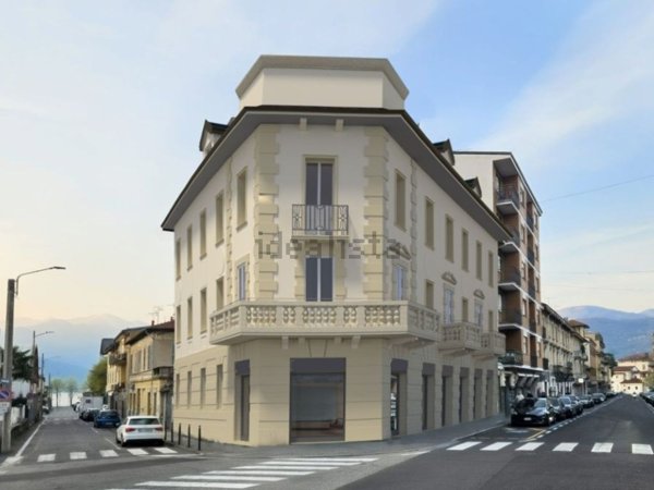 appartamento in vendita a Luino in zona San Pietro