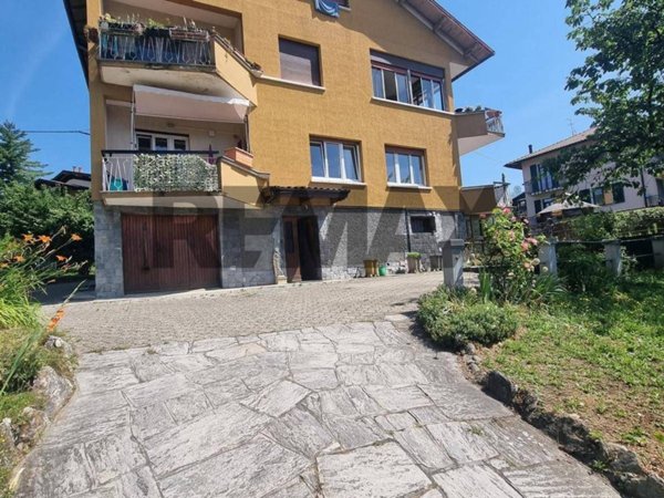 appartamento in vendita a Luino in zona Tecco
