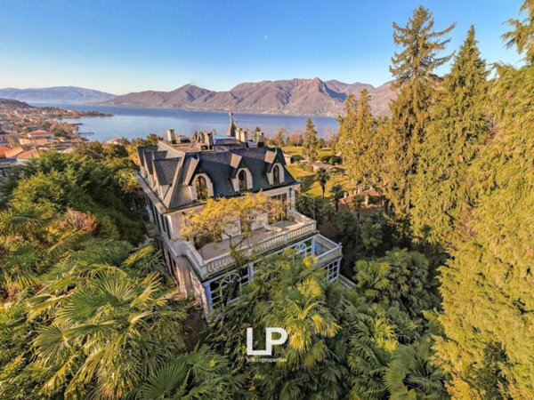 casa indipendente in vendita a Luino in zona Tecco