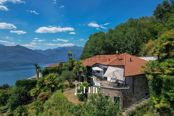 casa indipendente in vendita a Luino in zona Tecco