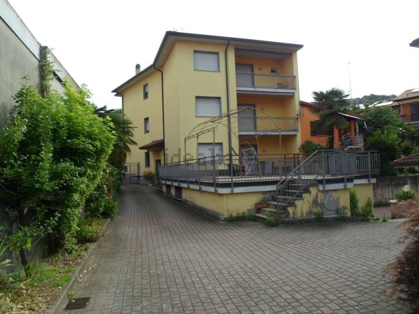 appartamento in vendita a Luino in zona San Pietro