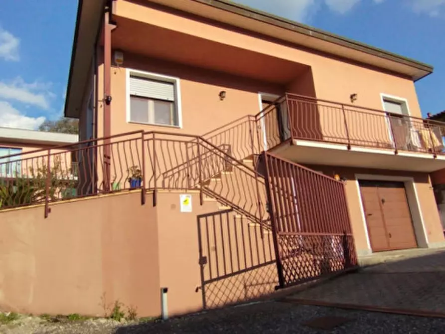 casa indipendente in vendita a Luino in zona Voldomino