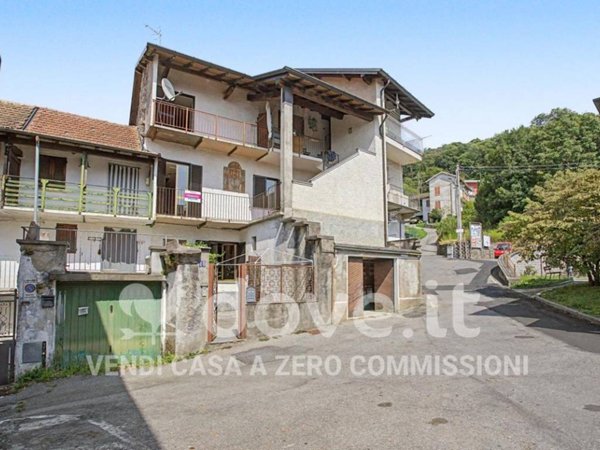 appartamento in vendita a Luino in zona Poppino
