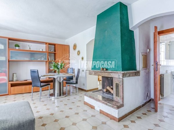 casa indipendente in vendita a Luino in zona Tecco