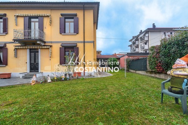 casa indipendente in vendita a Luino in zona San Pietro