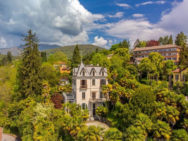casa indipendente in vendita a Luino in zona Tecco